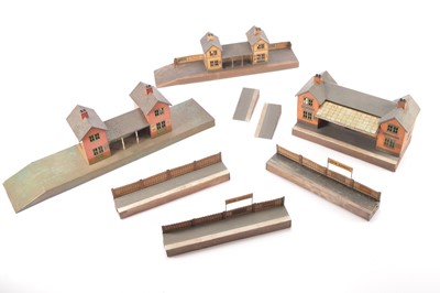 Lot 719 - Three Bing 0 Gauge / Gauge 1 Stations and Platform extensions and ramps (8)
