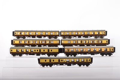 Lot 739 - Lima 0 Gauge GWR coaches (7)