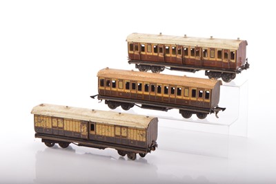 Lot 743 - Marklin 0 Gauge group of LNWR Passenger coaches (3)