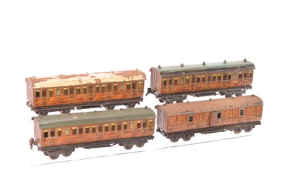 Lot 744 - Marklin 0 Gauge GNR/LNER Passenger coaches (4)