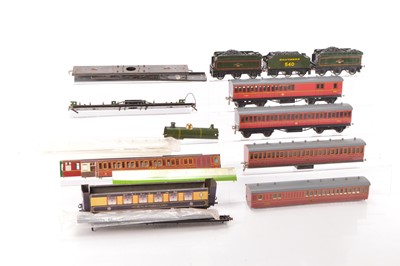 Lot 777 - Ace /Darstaed 0 Gauge Modern issue 6-wheel Tenders and coach/coach parts (Qty)