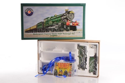 Lot 794 - Lionel Modern issue 0 Gauge Ref 6-30084 'Shakespeare Express set' with a 4-6-0 Loco & Tender GWR Hall class 'Kenlit Hall'