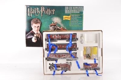 Lot 795 - Lionel Modern issue 0 Gauge Ref 7-11020 'Hogwarts Express set' with a 4-6-0 Loco & Tender Castle class 'Hogwarts'