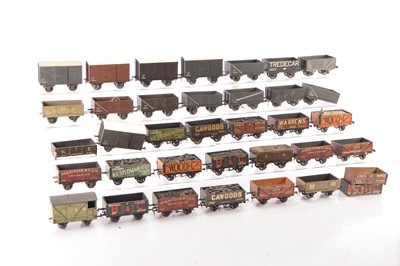 Lot 796 - Leeds (LMC) 0 Gauge Goods wooden and Bakelite bodied Goods wagons (34)