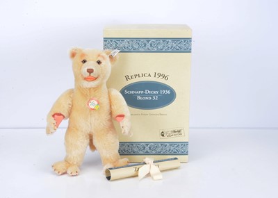 Lot 6 - A Steiff limited edition Schnapp Dicky 1936 replica teddy bear