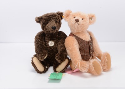 Lot 32 - A Steiff limited edition British Collectors teddy bear