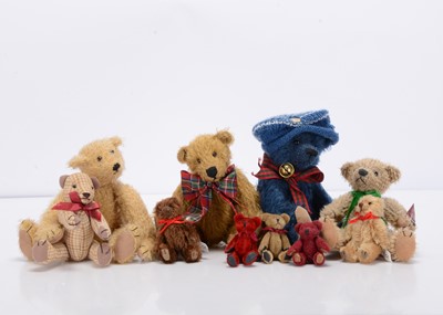 Lot 60 - Ten small /miniature artist and collectors teddy bears