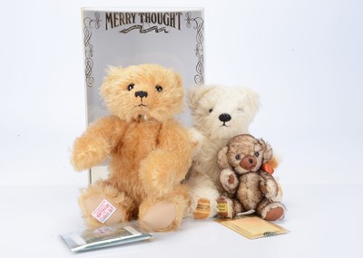 Lot 78 - A limited edition Merrythought Yes/No Berkshire Bear for Collect it! Magazine