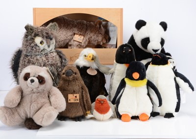 Lot 80 - A selection of collectors and manufactured teddy bears and soft toys