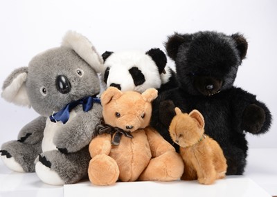 Lot 90 - A quantity of manufactured teddy bears/ soft toys