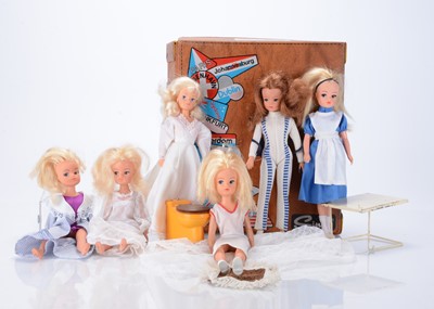 Lot 112 - A selection of Sindy Dolls and accessories