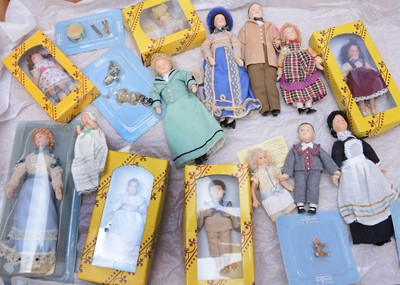 Lot 115 - Fourteen Del Prado dolls' house dolls