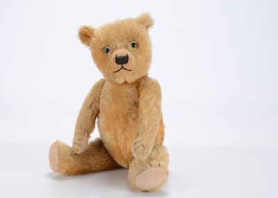 Lot 230 - A 1930s Chiltern type teddy bear
