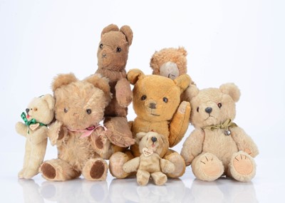 Lot 289 - Seven small post-war teddy bears