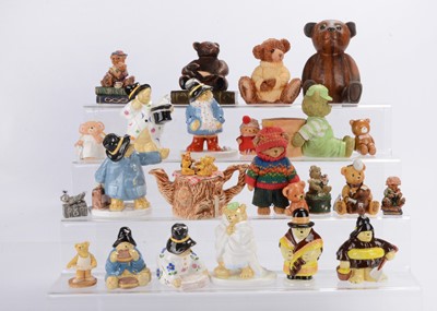 Lot 363 - A selection of teddy bears ornaments