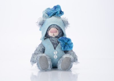 Lot 365 - A Bear Treasures artist teddy bear