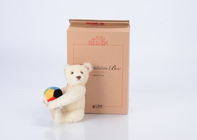 Lot 388 - A Steiff limited edition Exhibition Bear 2003