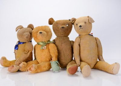 Lot 417 - Two 1930s American teddy bears