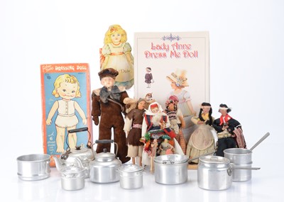 Lot 444 - Various dolls