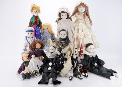 Lot 498 - A large quantity of 1980s dolls