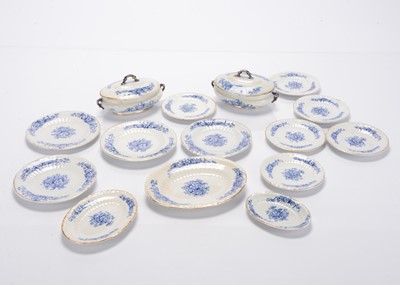 Lot 560 - An English dolls' dinner service