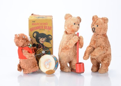 Lot 568 - Three clockwork bears