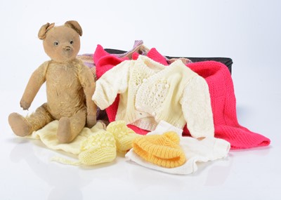 Lot 573 - A 1920 /30s teddy bear
