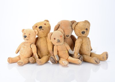 Lot 575 - Five post-war worn teddy bears