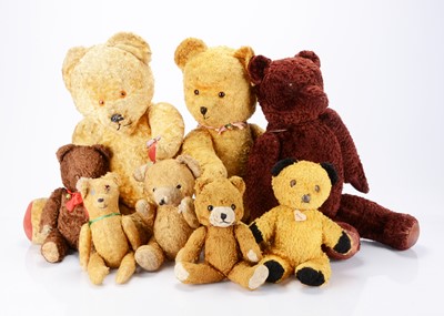 Lot 590 - Eight art silk teddy bears
