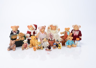 Lot 600 - A selection of miniature teddy bears and ornaments