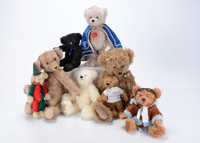 Lot 601 - Eight of collectors and artist teddy bears