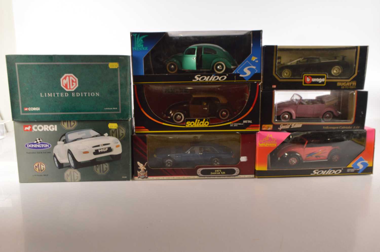Lot 2 - 1:18 Scale Diecast 1950s and Modern Continental and British Cars (8)