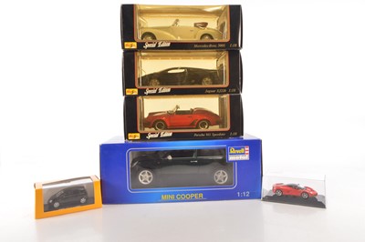 Lot 43 - Modern Diecast 1:12 Scale and Smaller (6)