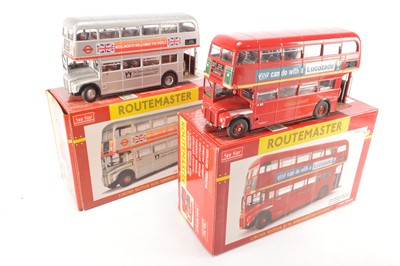 Lot 96 - Sun Star 1:24 Scale Route Master London Buses (2)