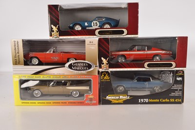 Lot 214 - 1:18 Scale 1950s-70s American Cars (5)