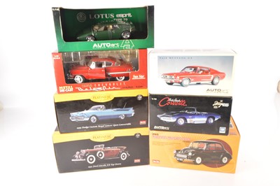 Lot 220 - 1:18 Scale Vintage and Modern Cars Mainly With Some Damage (7)