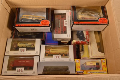 Lot 240 - Modern Diecast 1:76 Scale Vintage Vehicles (44)