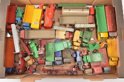 Lot 371 - Postwar Playworn Diecast Dinky Commercial Vehicles (30)