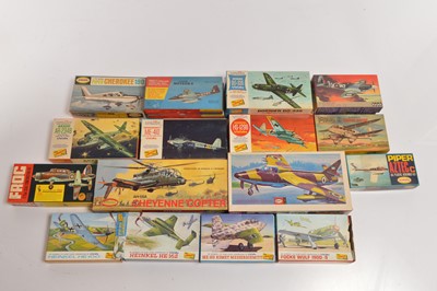 Lot 499 - 1960s 1:72 Scale Mainly Military Aircraft Kits (19)