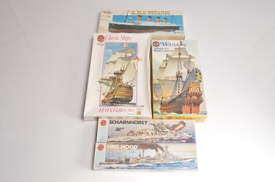 Lot 502 - Historical and WWII Marine Kits (5)