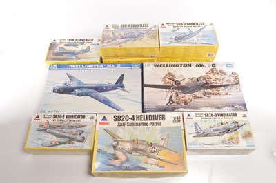 Lot 511 - Trumpeter and Accurate Miniatures WWII Military Aircraft Kits (10)