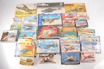 Lot 536 - Military and Other Jet Aircraft and Helicopters (26)