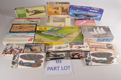 Lot 538 - Various Kits (40)