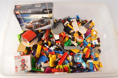 Lot 579 - large collection of 1980' and later loose Lego and Lego Technic (large qty)