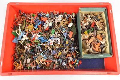 Lot 682 - Very large collection of circa 1960's Romans to Spacemen plastic Figures (300+) and Zoo and Farm animals (100+) by various makers including Britains Crescent Timpo Cherilea Lone Star Tudor Rose Poplar
