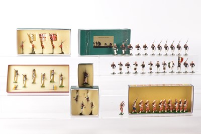 Lot 808 - New Metal figures by Frontline Figures and Trophy Miniatures of Wales comprising Trophy 11pce Scottish Highlanders pipers inc 1 marching man at slope