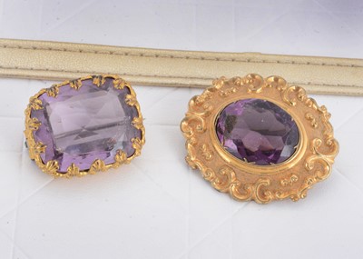 Lot 40 - A 19th Century pinchbeck and oval paste set brooch