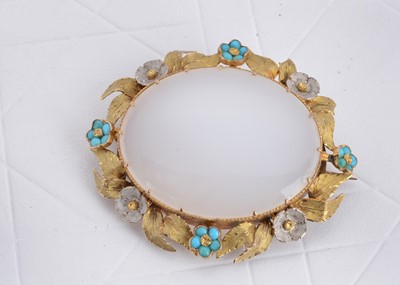 Lot 48 - A 19th Century sardonyx and gold and turquoise set oval brooch