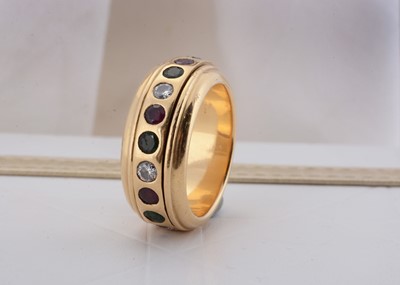 Lot 66 - A continental 18ct gold spinning dress ring