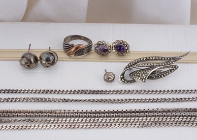 Lot 85 - A small quantity of silver jewellery
